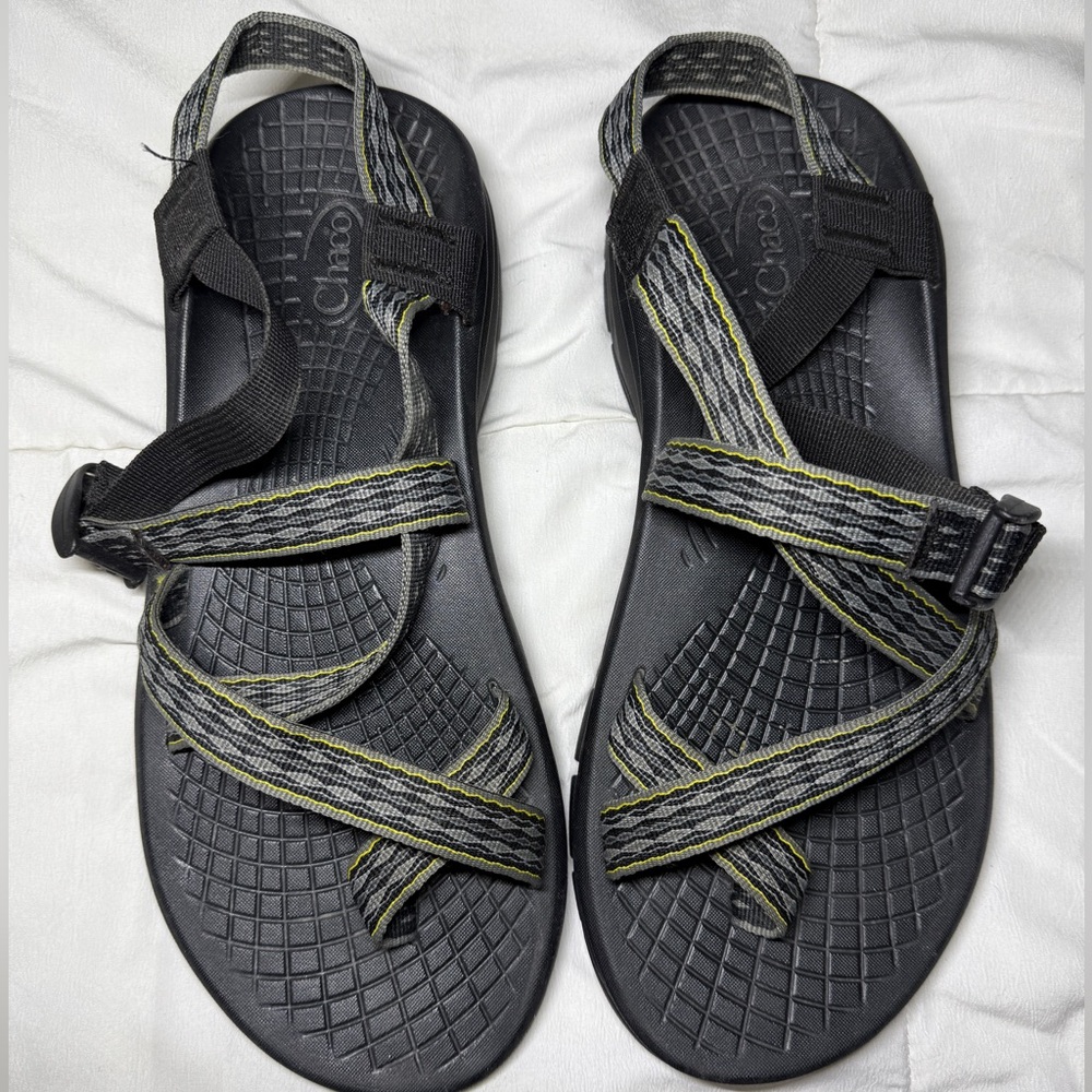 GENTLY USED MENS CHACO SANDLE